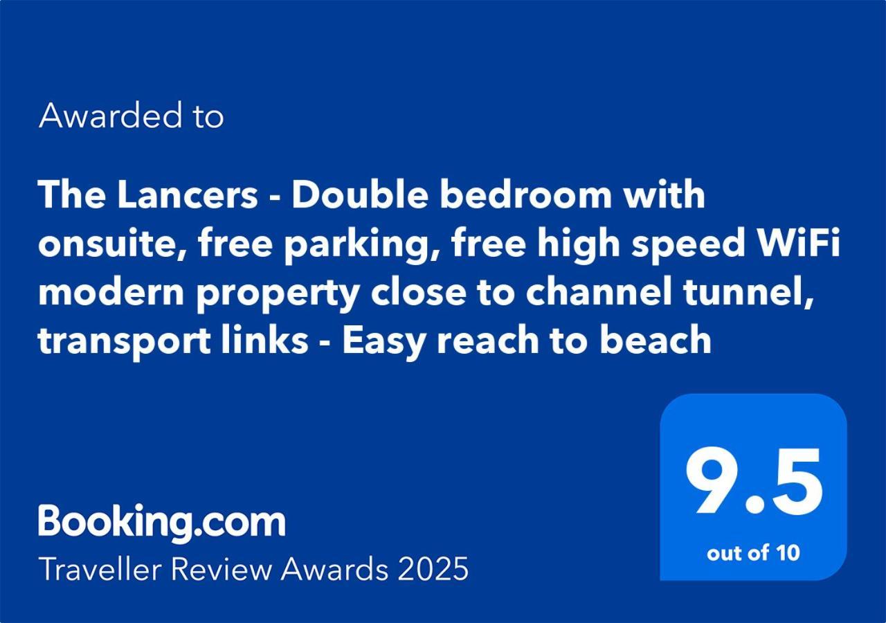 Modern Double Room With En-Suite, Parking & Fast Wifi - Close To Beach サンドゲート エクステリア 写真